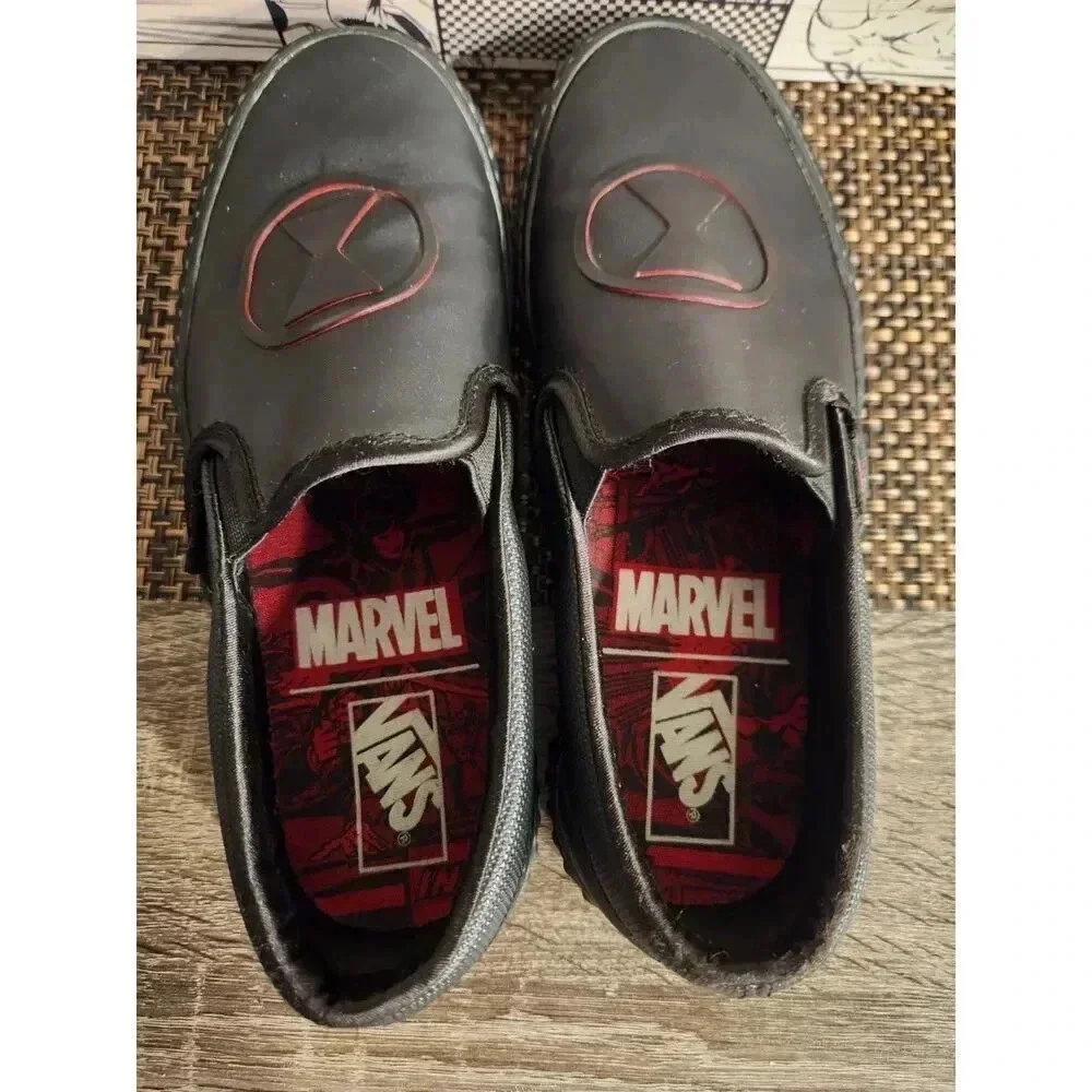 VANS x Marvel Black Widow Classic Slip-On Men’s SZ 6 / Women's 7.5 w/ box